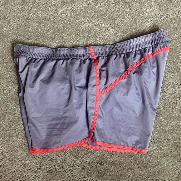 Women's Gap Grey Athletic Shorts - Picture 3 of 11